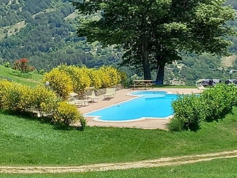 Stunning Villa in Apecchio with Hot Tub