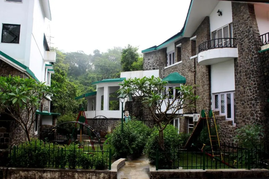 Velvet County Resort