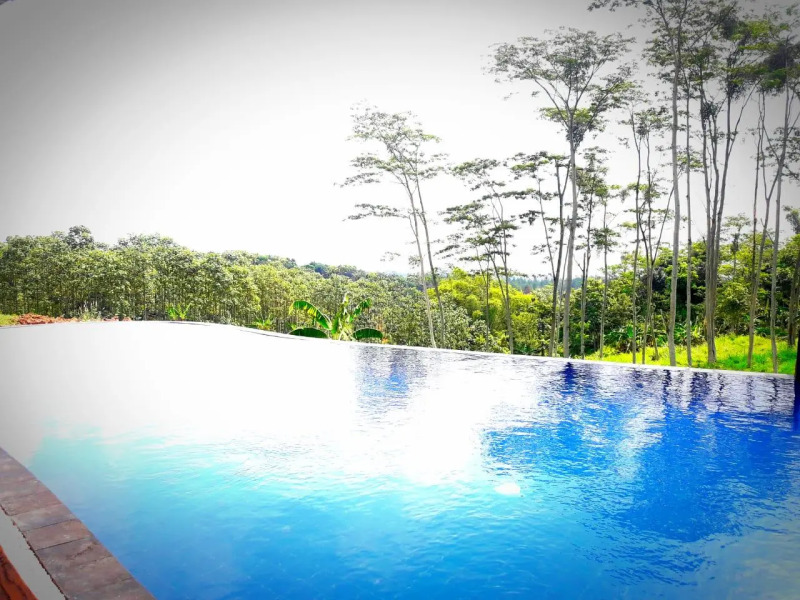 Royal Caravan Hotel & Outbond