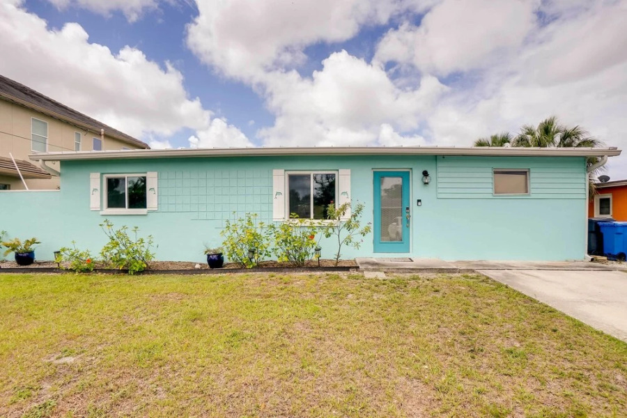 Canal-front Tampa Vacation Rental w/ Private Pool!