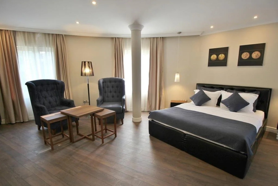 Cottage by the Marina