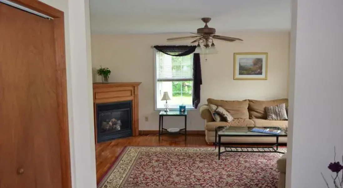 Lake View Paradise - Goodyear Lake