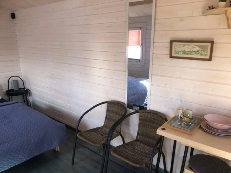 WOMOCAMP Holzhütte 2