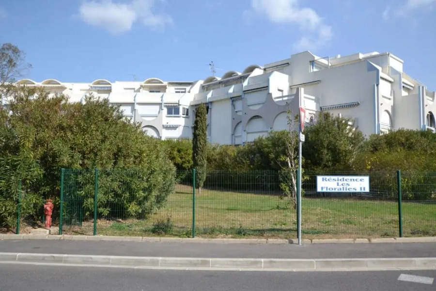 T2 Cabine avec garage 6 couchages proche plage avec 2 piscines