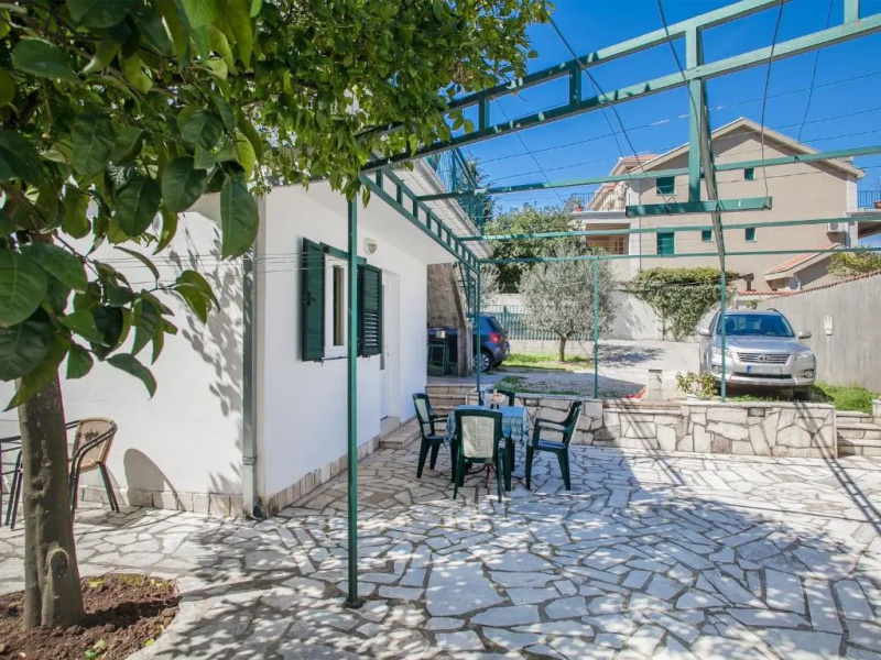 Daria Apartments