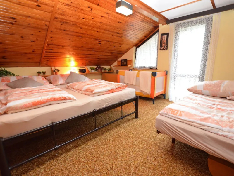 Cozy Chalet in Pilsen With Swimming Pool, Garden, Balcony