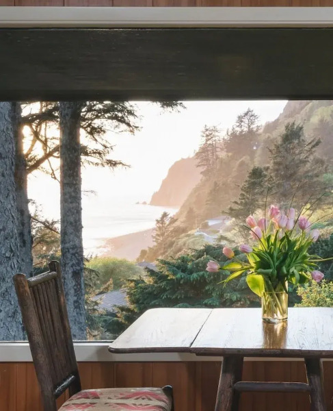 The Purcell House by Avantstay Surrounded in Lush Greenery w/ Large Yard & Ocean Views