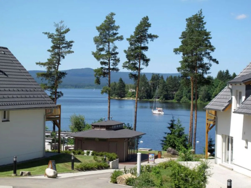 Lakeside Village 7