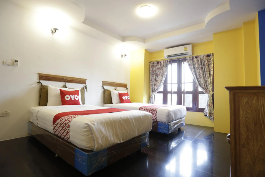 Yellow Tique Hotel