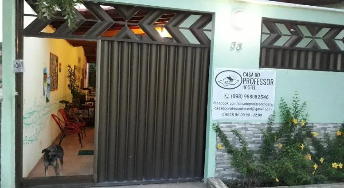 Casa do Professor Hostel