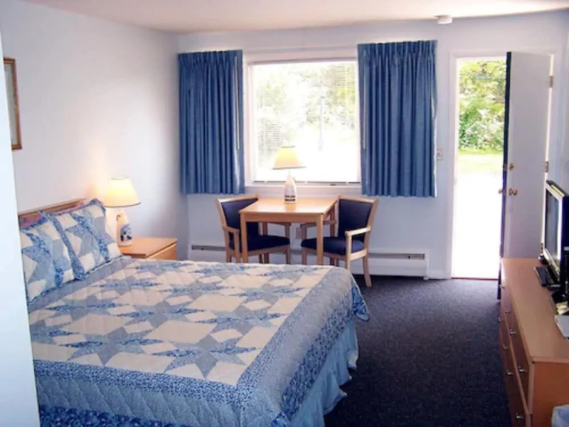 Handkerchief Shoals Inn