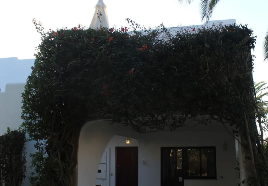 Luxury Villa Gaivota with 2 Balconies