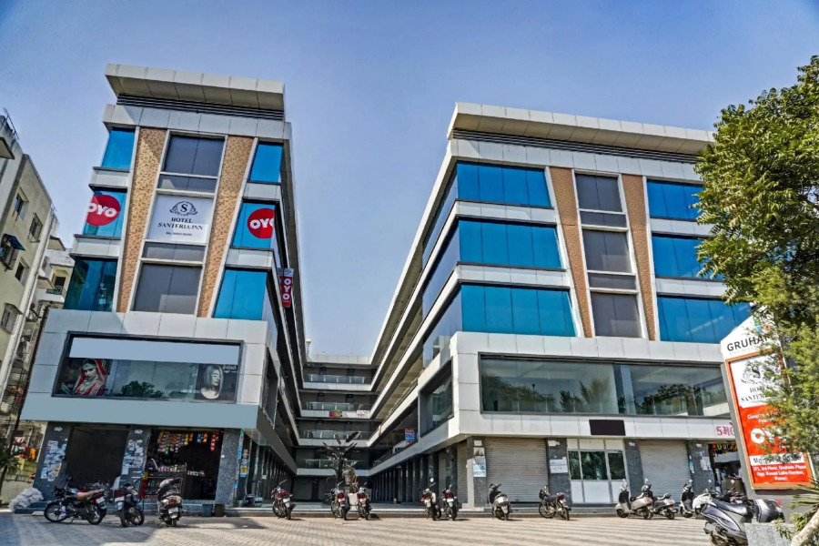 Capital O 85756 Hotel Santeria Inn