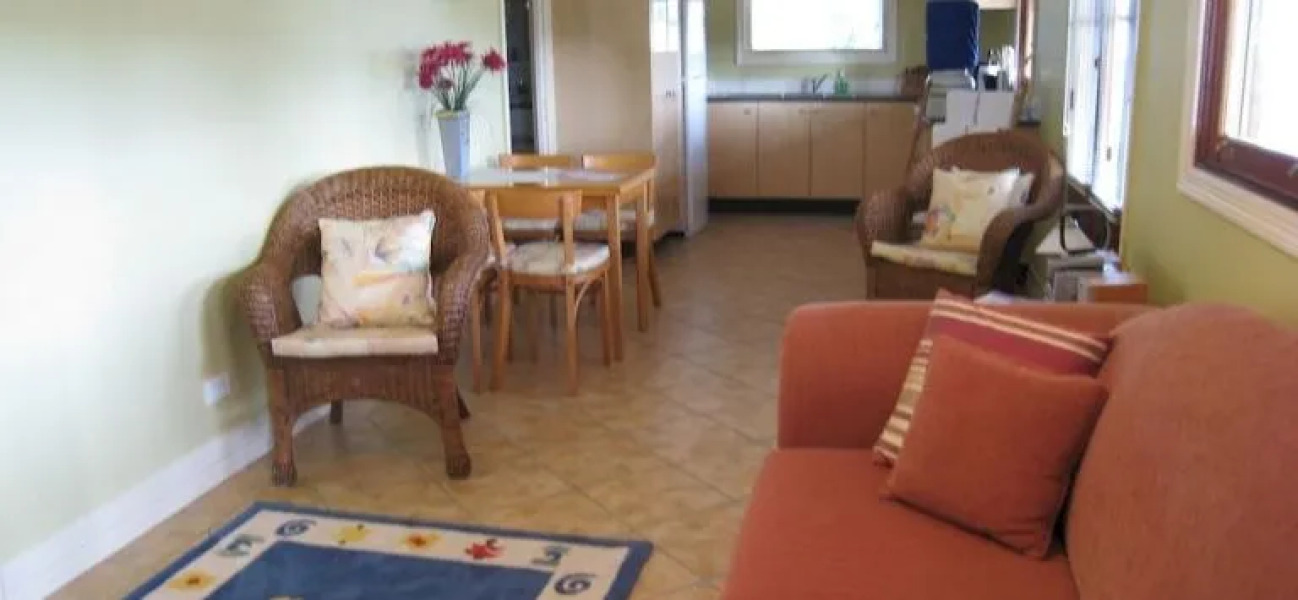 Jacaranda Creek Farmstay & B&B