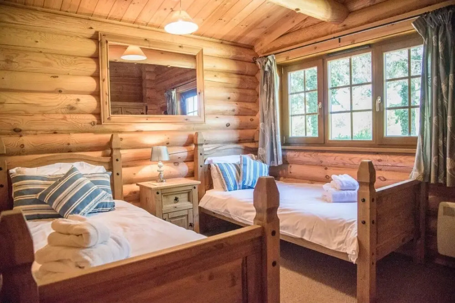 Ash Lodge With Hot Tub, Kingfishers