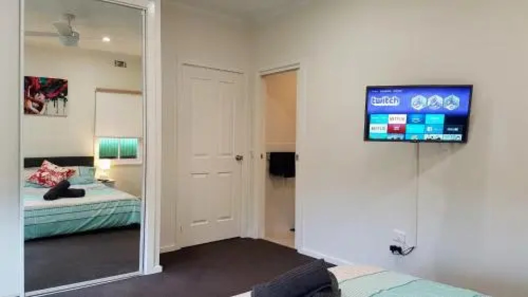 Homely Getaways - Eighth Street Mildura