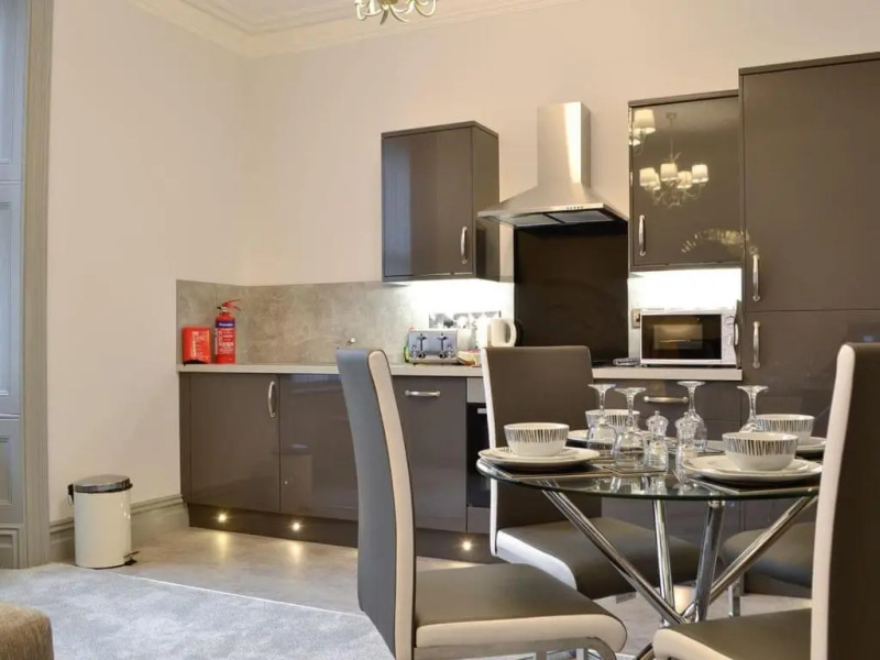 Grosvenor House Apt 3
