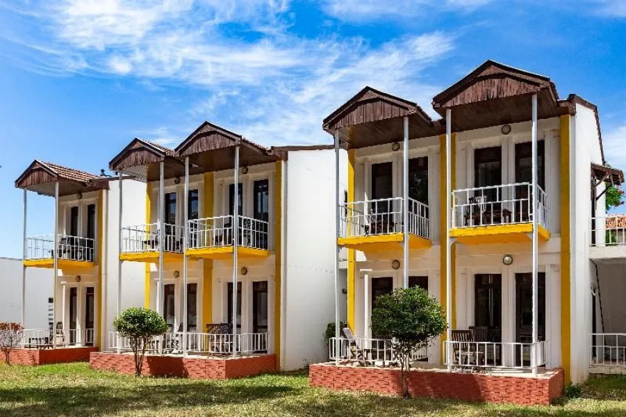 Santa Family Club Hotel