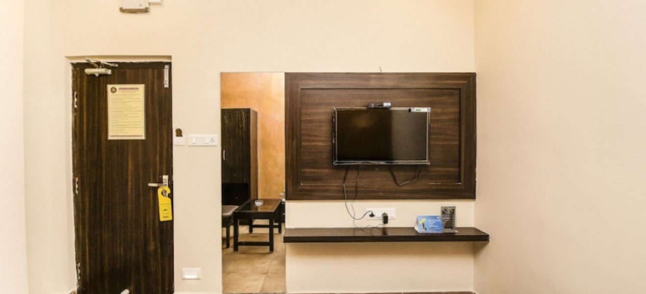 De Sivalika Howrah by FabHotel