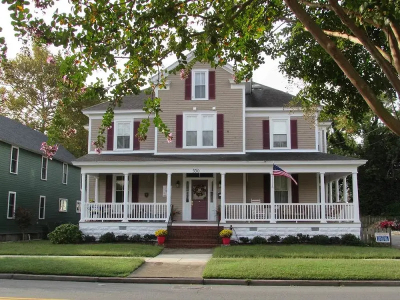 Alyssa House Bed & Breakfast