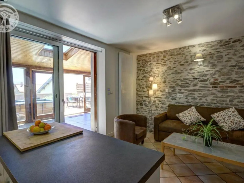 Gîte Cellieu, 4 pièces, 6 personnes - FR-1-496-8