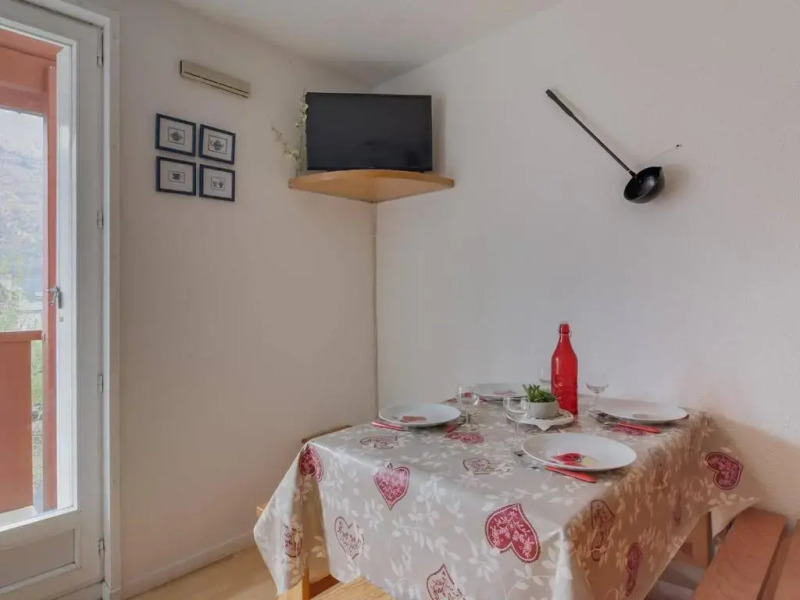 Appartement Esquièze-Sère, 1 pièce, 6 personnes - FR-1-402-30