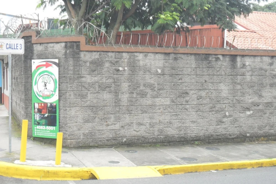 Green Country Hotel - Hostel