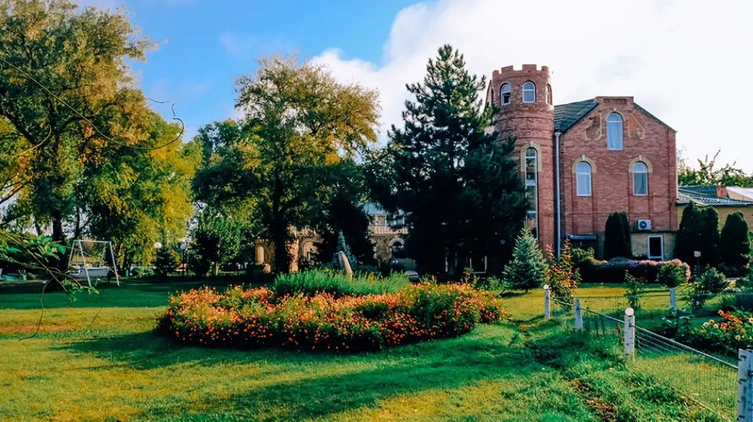 Замок (Астраханская обл)