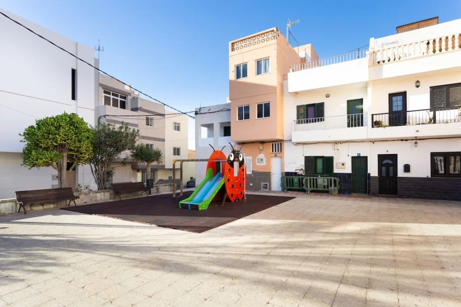 HomeLike Stunning Sea Front House with Wifi