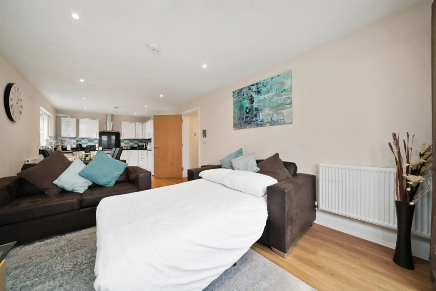 London Heathrow Living Serviced Apartments- Apt 11
