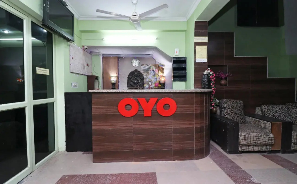 OYO Flagship 23686 UR Guest House