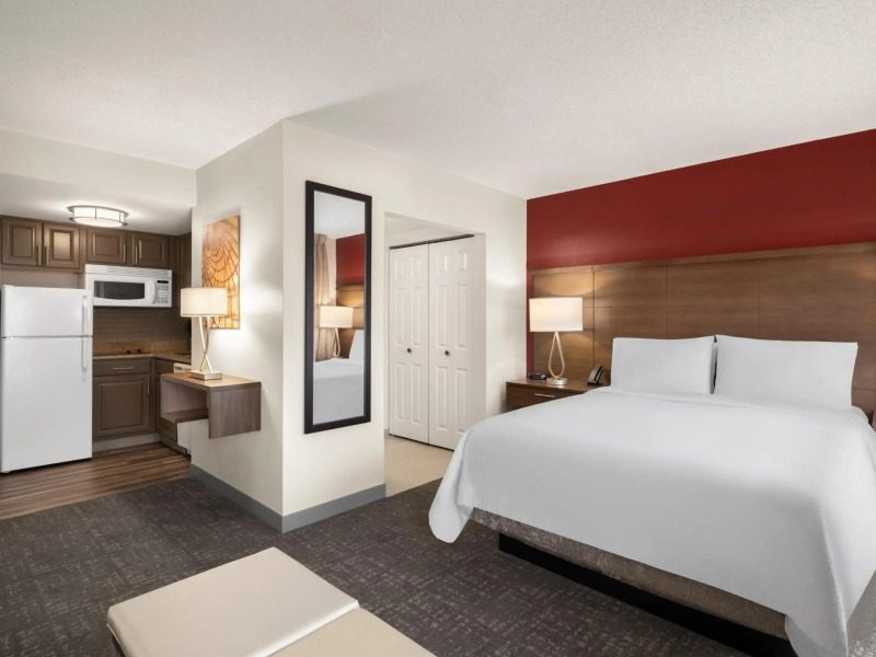 Staybridge Suites Indianapolis-Airport by IHG