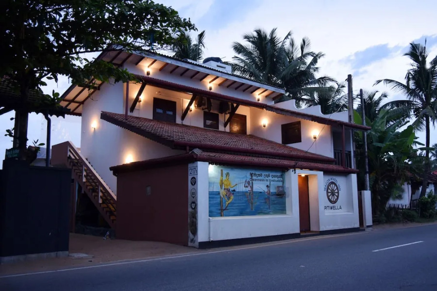 Wagon Wheel Inn - Hostel