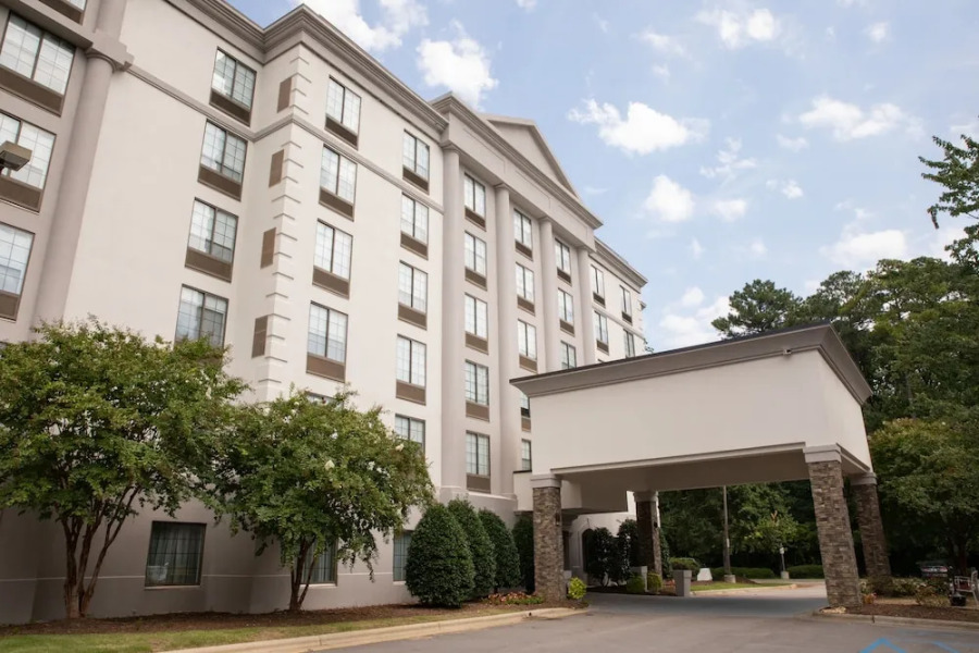 Holiday Inn Hotel & Suites Raleigh-Cary I-40 @Walnut St