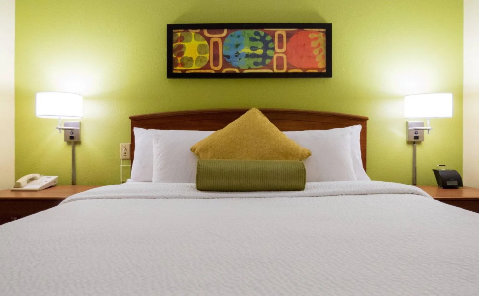 Alluxsuites at 1876, an Ascend Collection Hotel