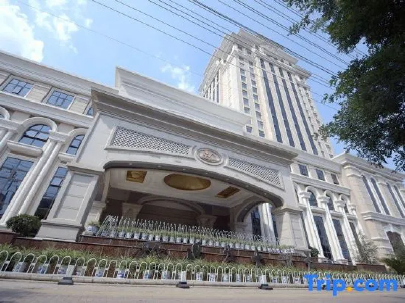 Kunlun Hotel Zhongxin Street
