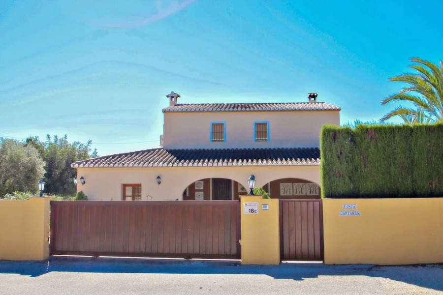 Finca Cantares - holiday home with private swimming pool in Benissa