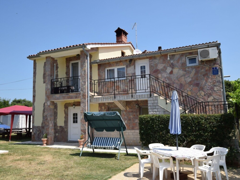 Upscale Apartment in Banjole With Pool