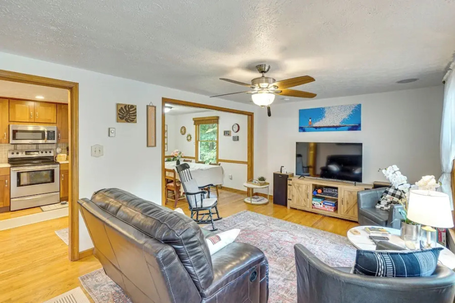 5 Mi to Harpers Ferry Nhp: Quiet Home w/ Deck