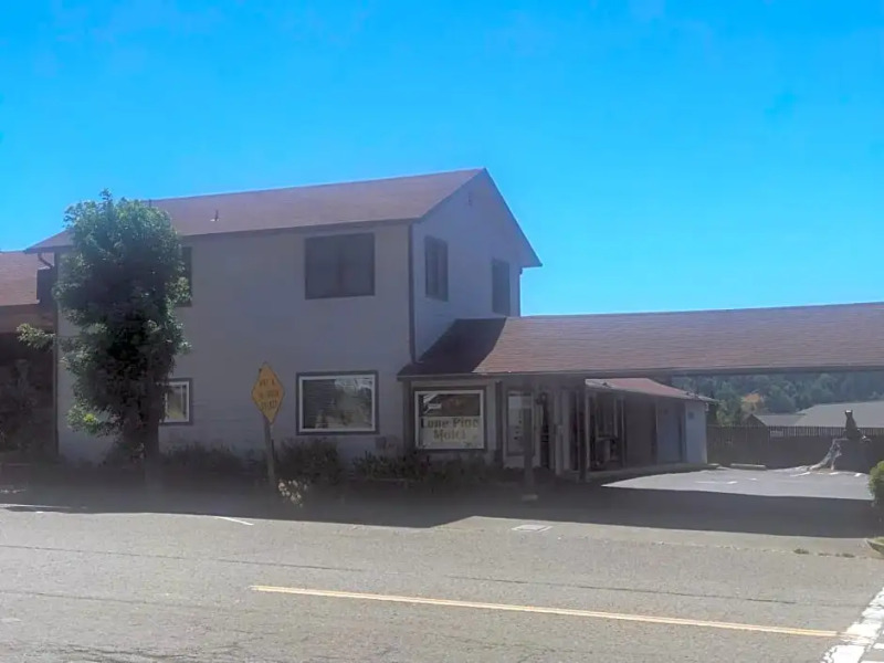 Lone Pine Motel
