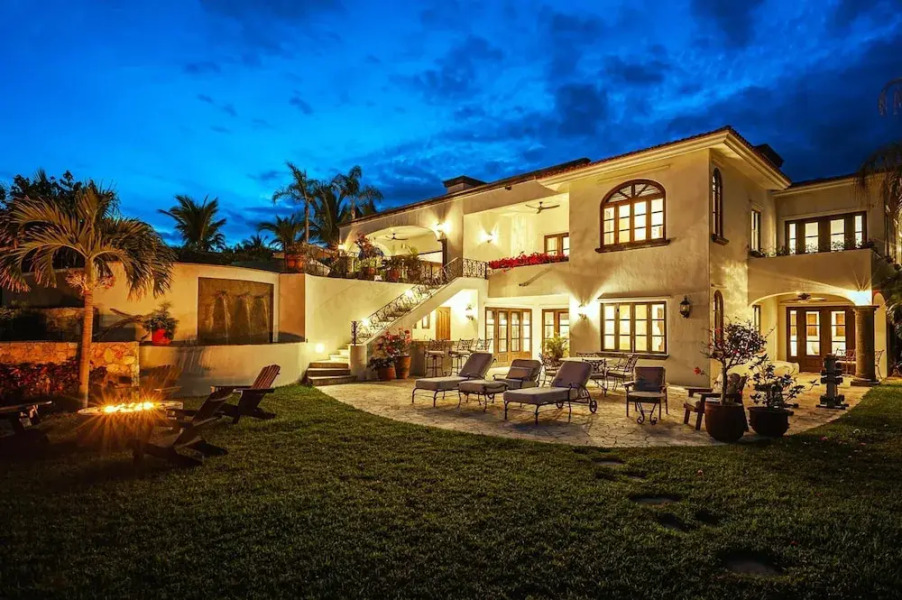 Casa de las Risas in Palmilla