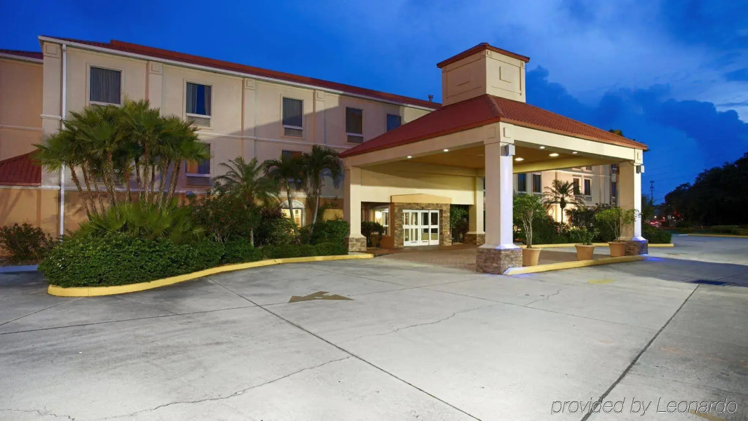 Best Western Plus Bradenton Hotel & Suites