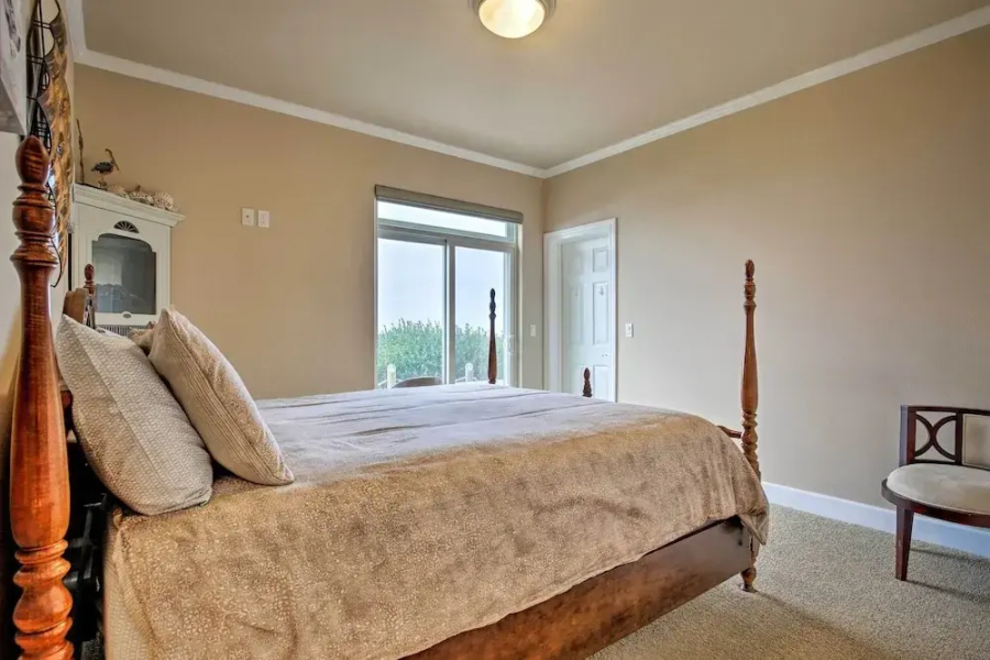 Oceanfront South Beach Home w/ Hot Tub & Sauna