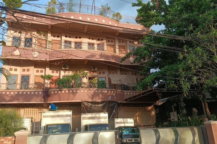 Hotel O Rafira Losmen NearYani Heahlerr