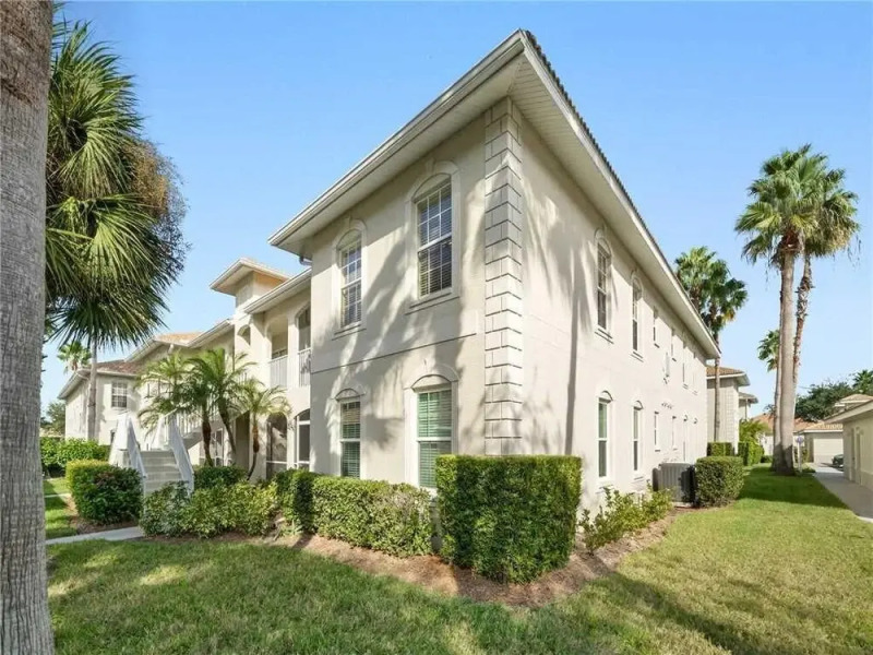 L'Pavia - Two Bedroom Condo