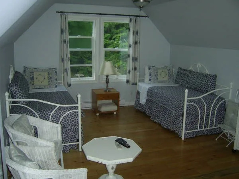 The Artist and The Quiltmaker - Victorian Bed and Breakfast