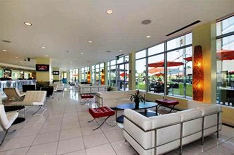 University Plaza Waterfront Hotel