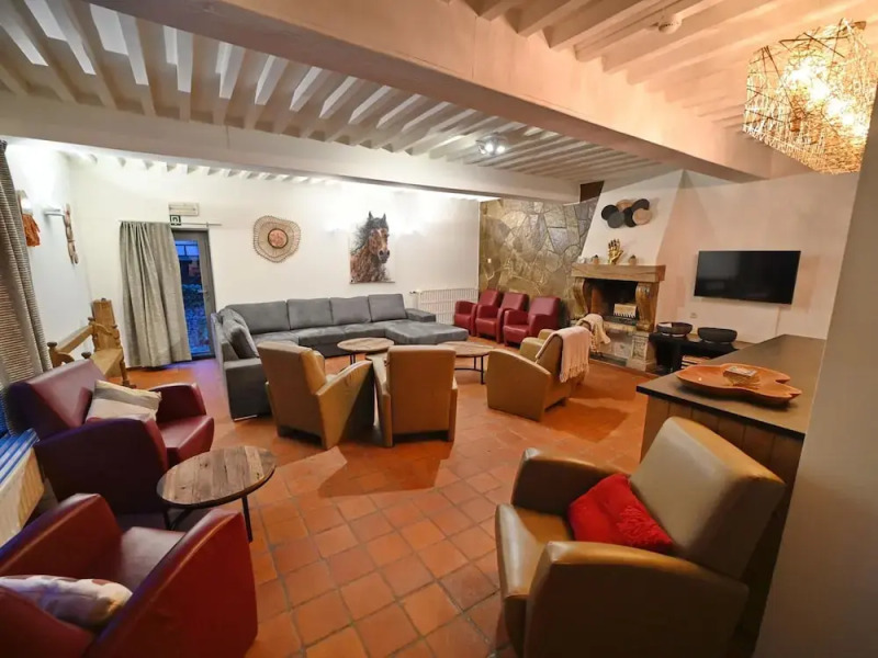 Lovely Holiday Home in Marche-en-Famenne with Hot Tub