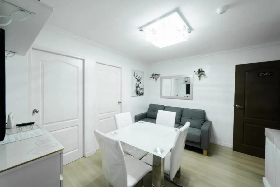 Charming Brand New 2 Bedroom Condo @One Oasis