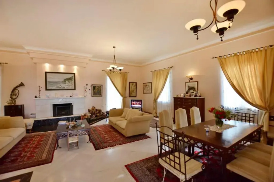 Durrell Corfu Strawberry-pink Villa